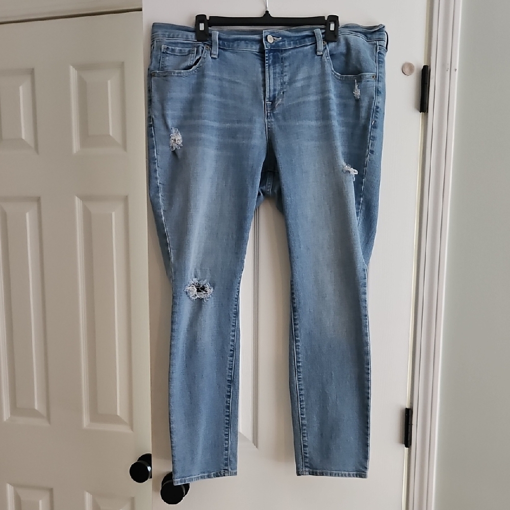 Old Navy "The Flirt" Distressed Jeans 16 Short